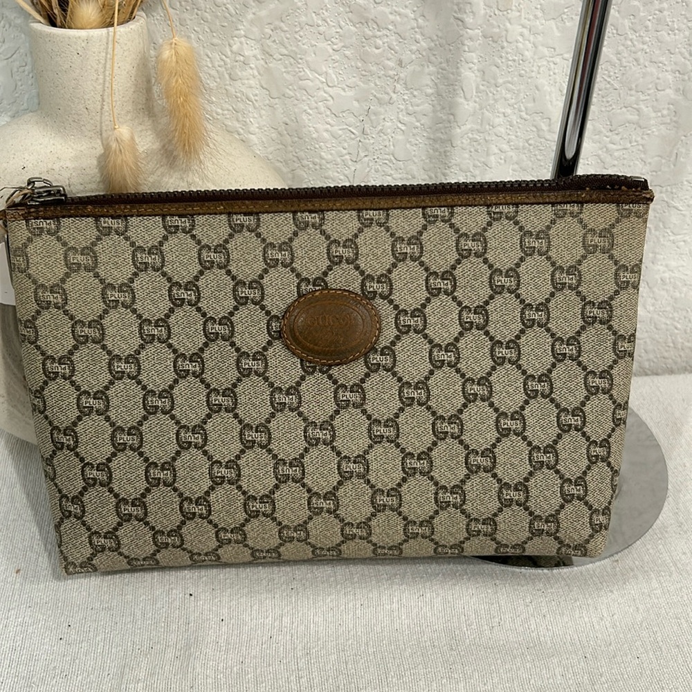 Gucci Plus Vintage Clutch